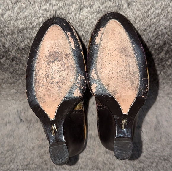 J Vincent Velvet Sculpted Wedge Heel Women's 8 - Picture 8 of 9